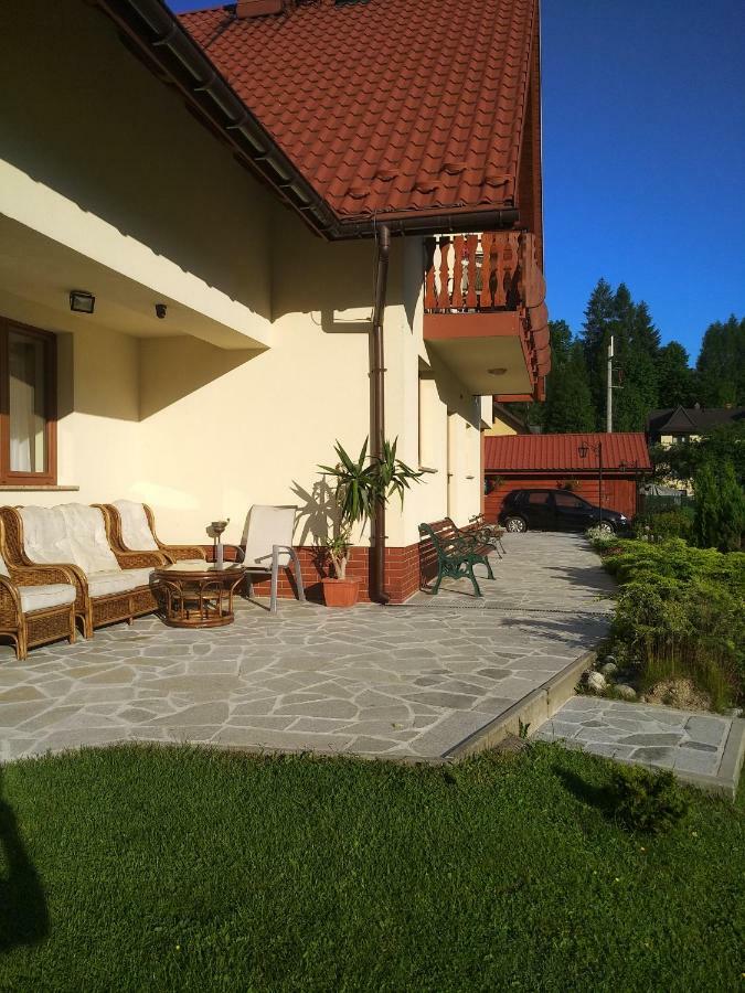 Pokoje Z Aneksami Kuchennymi U Wiktorii Sromowce Niżne Екстериор снимка