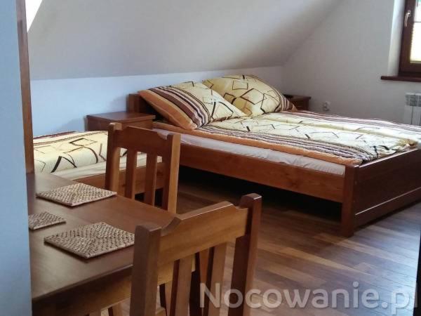Pokoje Z Aneksami Kuchennymi U Wiktorii Sromowce Niżne Екстериор снимка